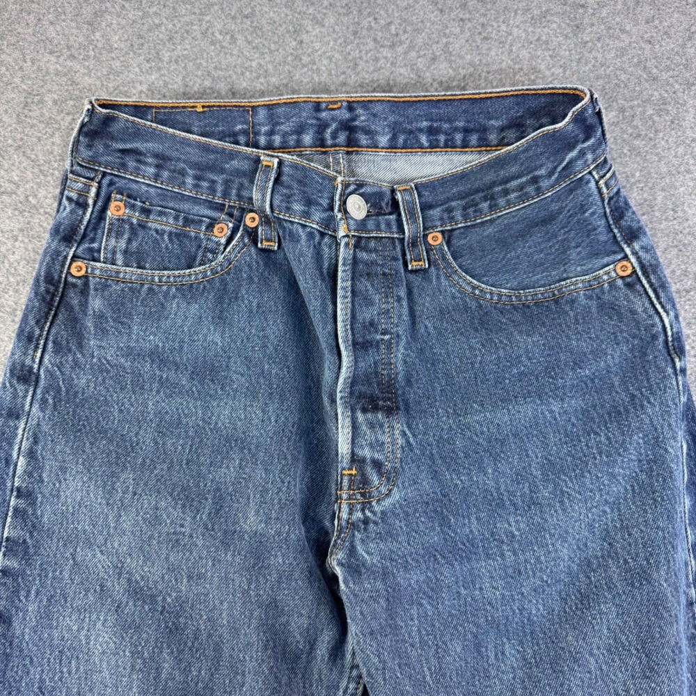 Vintage Levis 501 Jeans Womens Blue Light Wash Straight Made In USA Fits 28x31 - Picture 3 of 13
